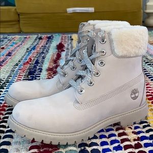 Timberland Women’s 6” shearling boots